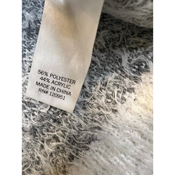 Mudd Fuzzy Houndstooth Sweater White Gray Women’s Small - Picture 4 of 5